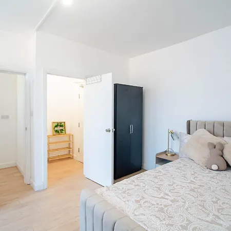 Belgian Studio Apt 2 Huddersfield Exterior photo