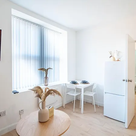 Belgian Studio Apt 2 Huddersfield Exterior photo