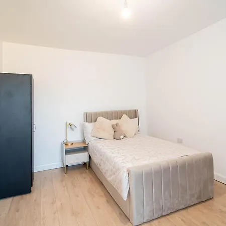 Belgian Studio Apt 2 Huddersfield Exterior photo
